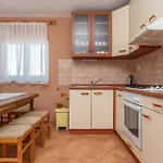 Lovely In * Sveti Filip i Jakov