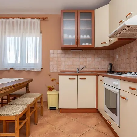 2 Bedroom Cozy In * Sveti Filip i Jakov