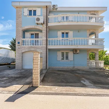 Apartman Lovely In