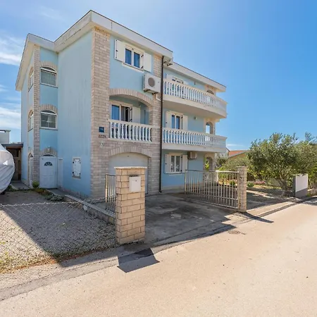 Lovely In 圣菲利普雅科夫