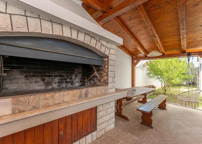 Апартаменты Lovely In