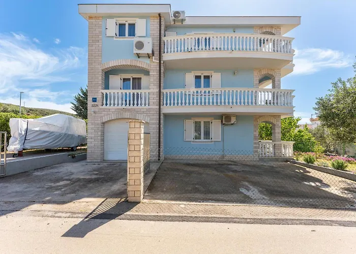 Апартаменты Lovely In